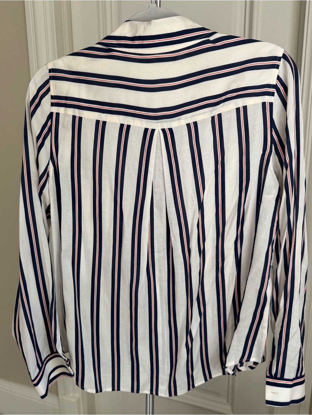 L’Agence Blouse - Picture 2 of 7